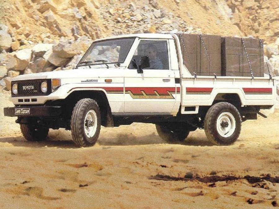 Toyota Land Cruiser Pickup (UAE) '1984